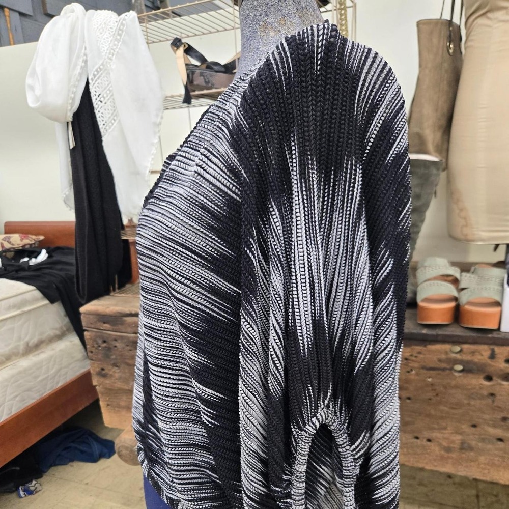 Alfani black & gray striped nylon & spandex top with a boho vibe - Picture 3 of 7